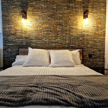 Bed and Breakfast Au Bonheur Des Ruelles Monpazier Esterno foto